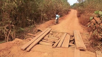 dirtroad over de Cardamom Mountains 